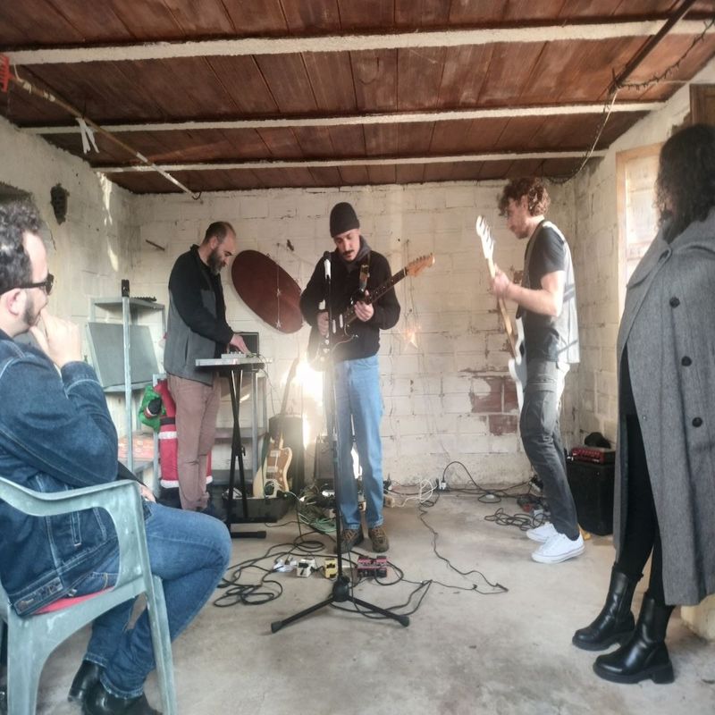 Live in formazione ridotta dei Gorgo, Sprinzi e Turbopeluches nel garage di casa mia per un evento aperto solo a pochi invitati.
